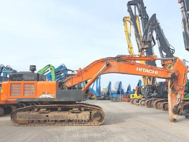 2016 Hitachi ZX490LCH-6 crawler excavator, side view 2016 Hitachi ZX490LCH-6 crawler excavator, side view