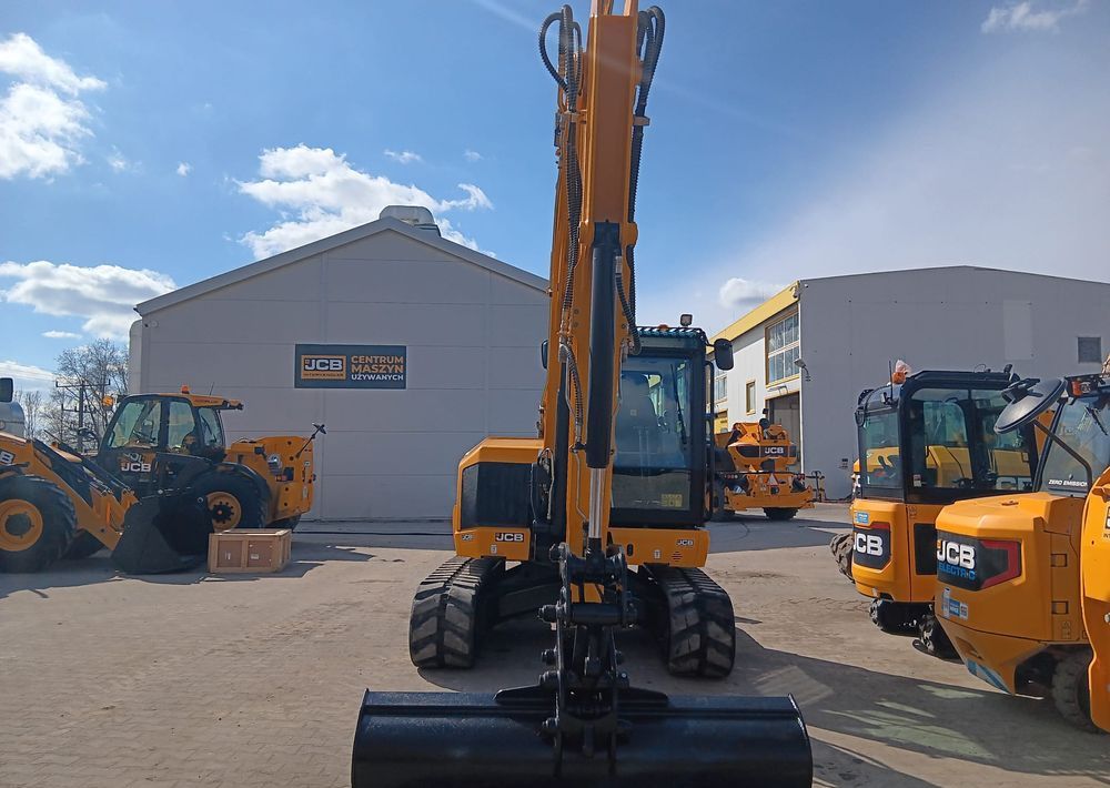 2022 JCB 90Z-2 crawler excavator, front view
