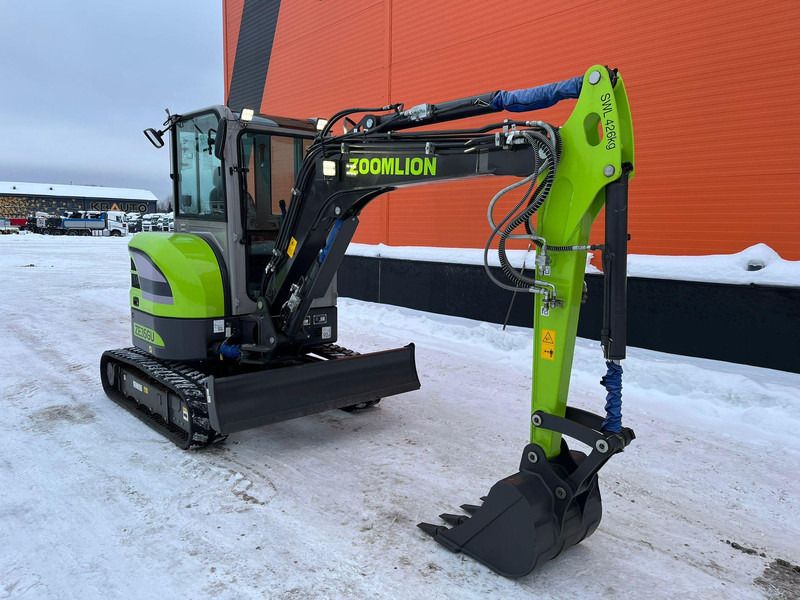 2024 Zoomlion ZE35GU mini excavator, side view 2024 Zoomlion ZE35GU mini excavator, side view