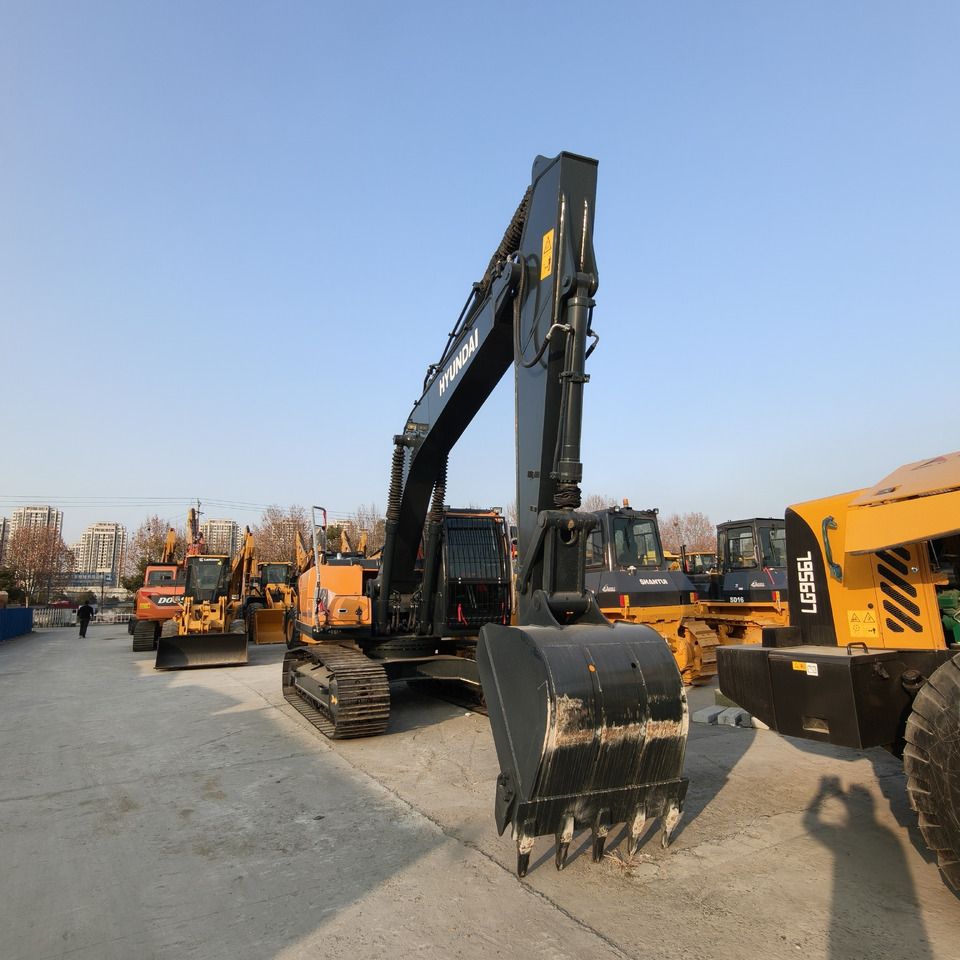 2024 Hyundai R220LC-9S crawler excavator, front view