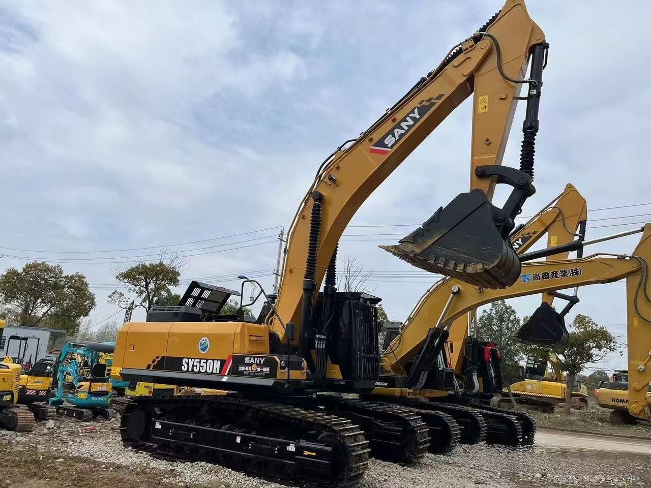 2020 Sany SY550H crawler excavator, side profile view 2020 Sany SY550H crawler excavator, side profile view