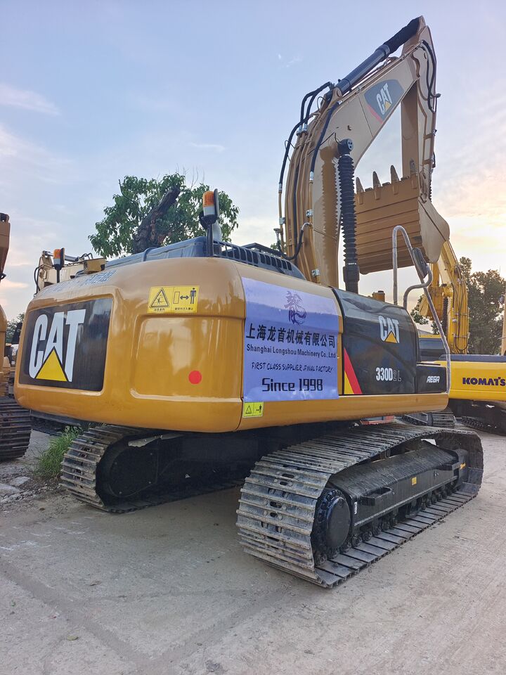2025 Caterpillar 330D2L crawler excavator, rear three-quarter view 2025 Caterpillar 330D2L crawler excavator, rear three-quarter view