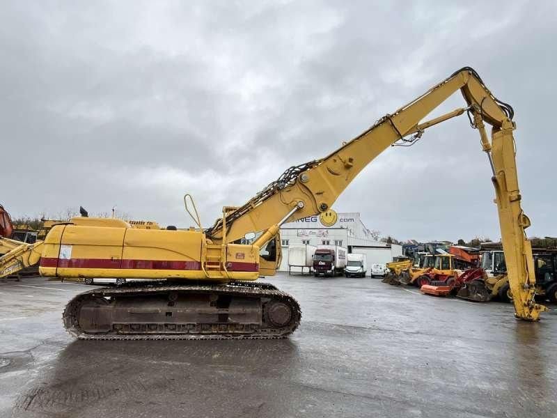 2008 Caterpillar 330DL demolition excavator, side view 2008 Caterpillar 330DL demolition excavator, side view