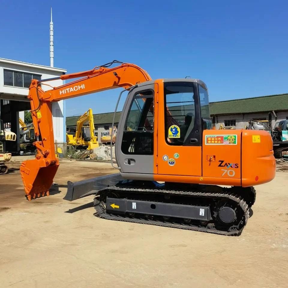 2018 Hitachi Zaxis 70 mini excavator, side view 2018 Hitachi Zaxis 70 mini excavator, side view