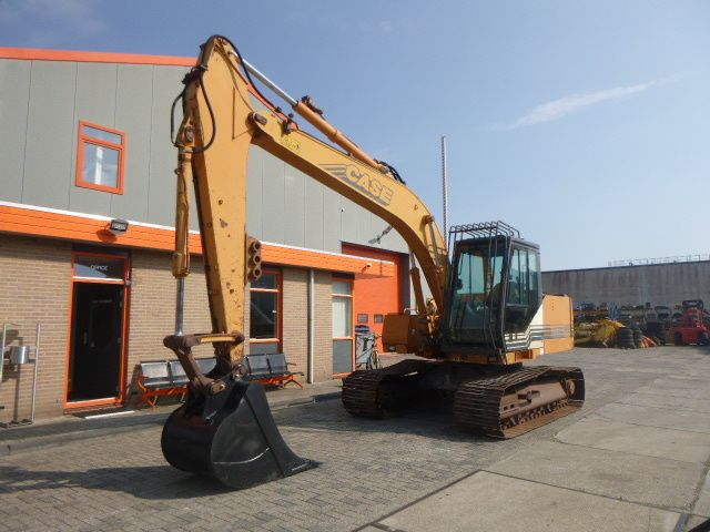 1998 CASE 988-CK crawler excavator, front three-quarter view 1998 CASE 988-CK crawler excavator, front three-quarter view