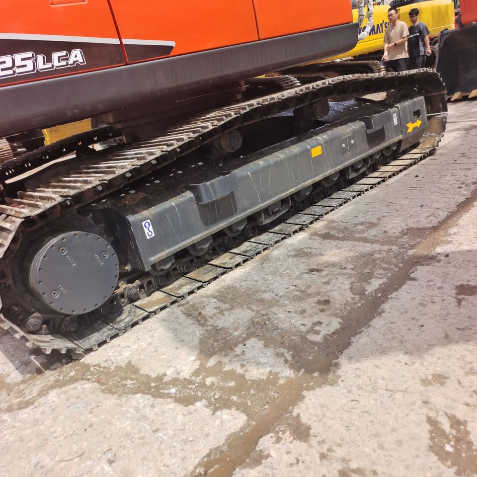 2024 Doosan DX225LCA crawler excavator undercarriage view 2024 Doosan DX225LCA crawler excavator undercarriage view