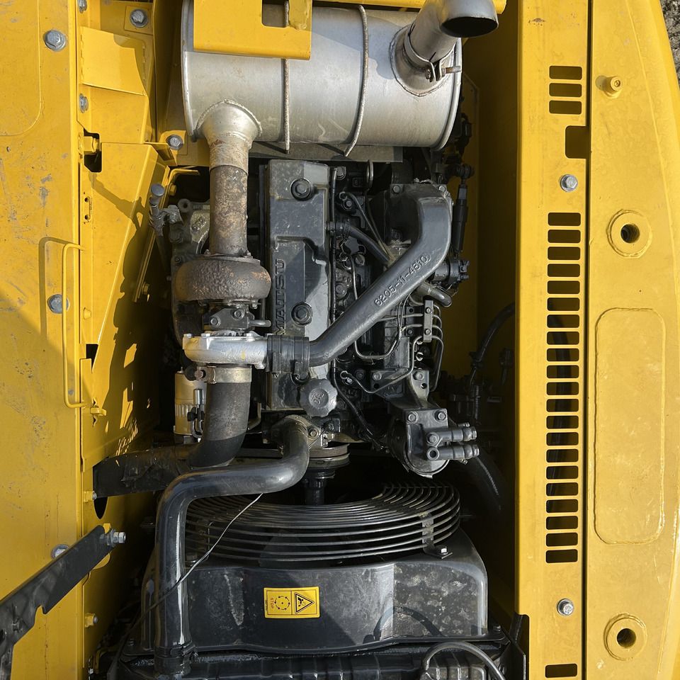 2022 Komatsu PC120 crawler excavator engine compartment view 2022 Komatsu PC120 crawler excavator engine compartment view