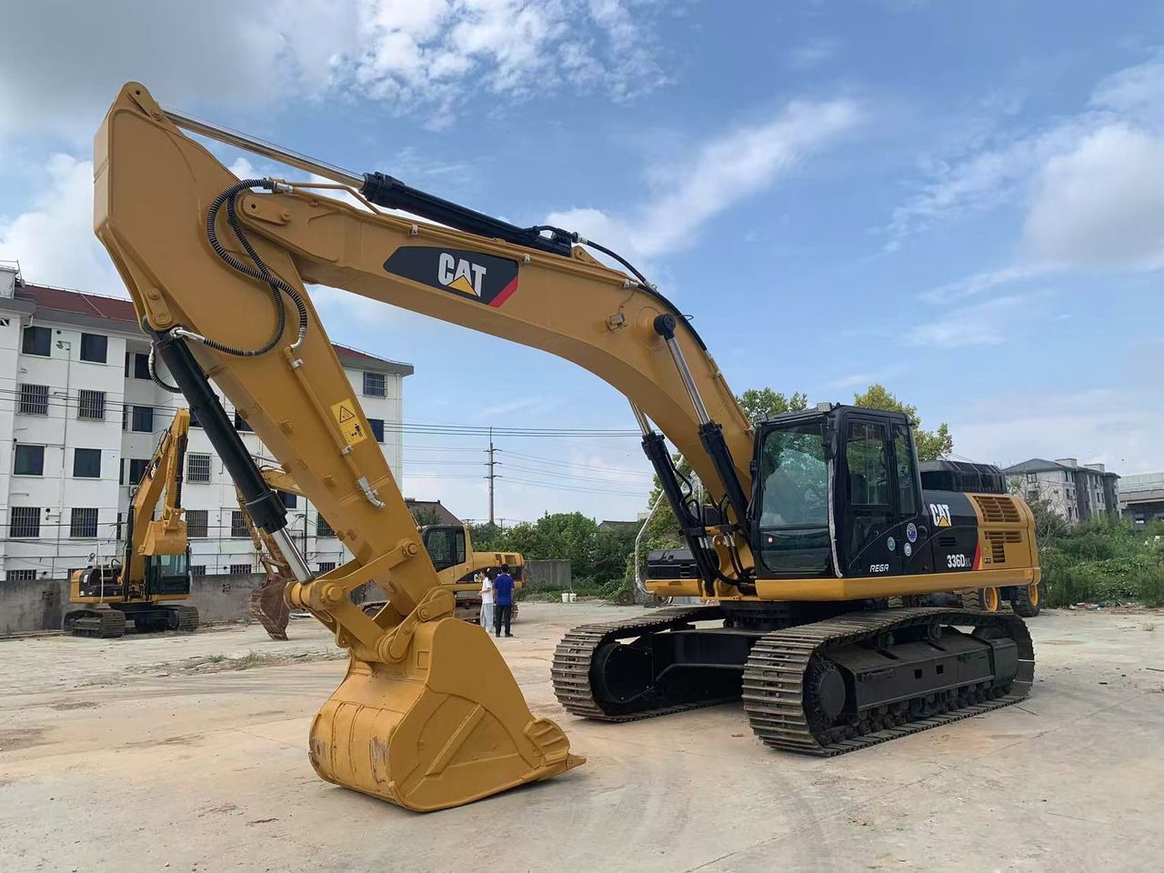 2022 Caterpillar 336D2 crawler excavator, side profile view 2022 Caterpillar 336D2 crawler excavator, side profile view