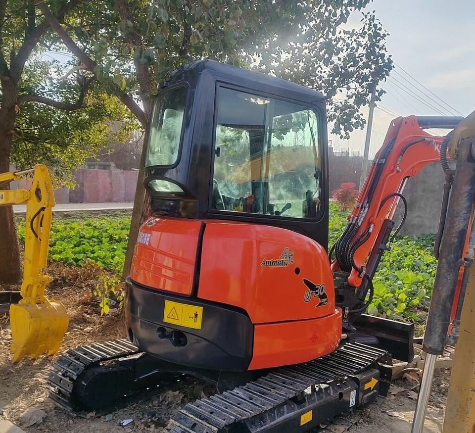 Kubota U-30 mini excavator, side view