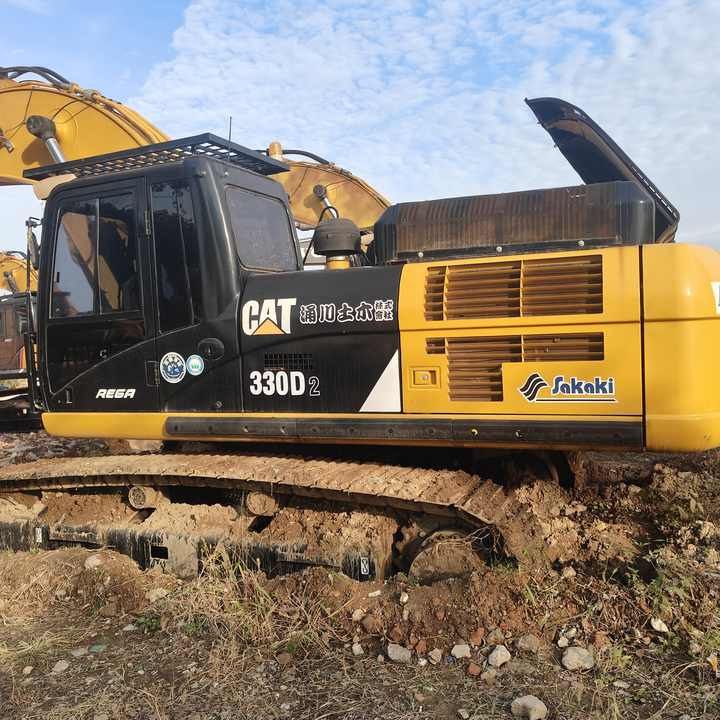 2020 Caterpillar 330D2 crawler excavator side view 2020 Caterpillar 330D2 crawler excavator side view