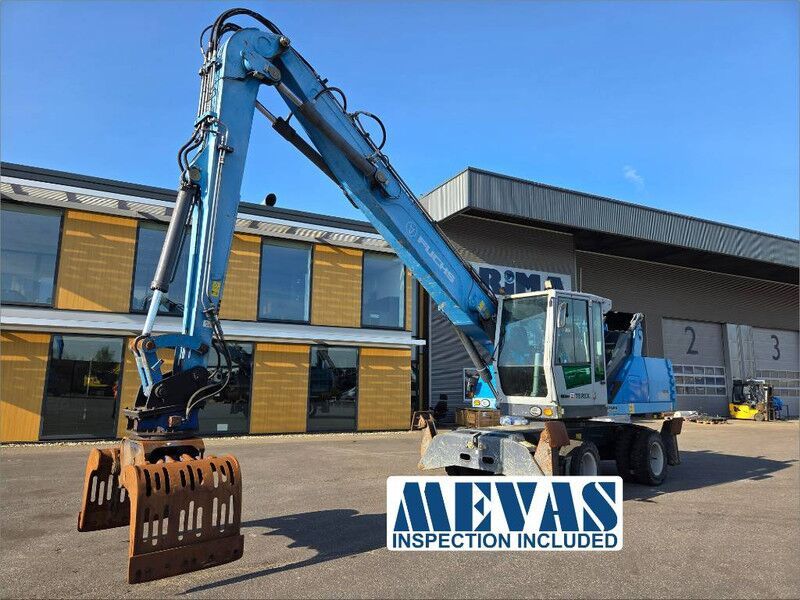 2016 Fuchs MHL331 material handler, side view