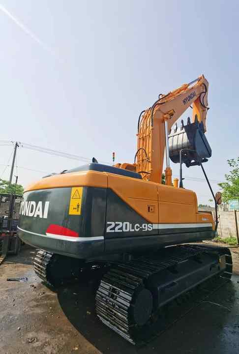Escavatore cingolato Hyundai R220-9S del 2021 Escavatore cingolato Hyundai R220-9S del 2021