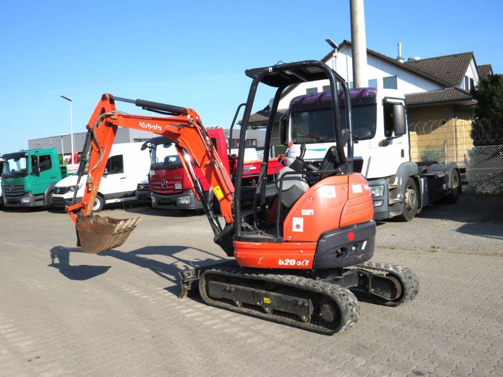 2013 Kubota U-20-3 mini excavator, side view 2013 Kubota U-20-3 mini excavator, side view