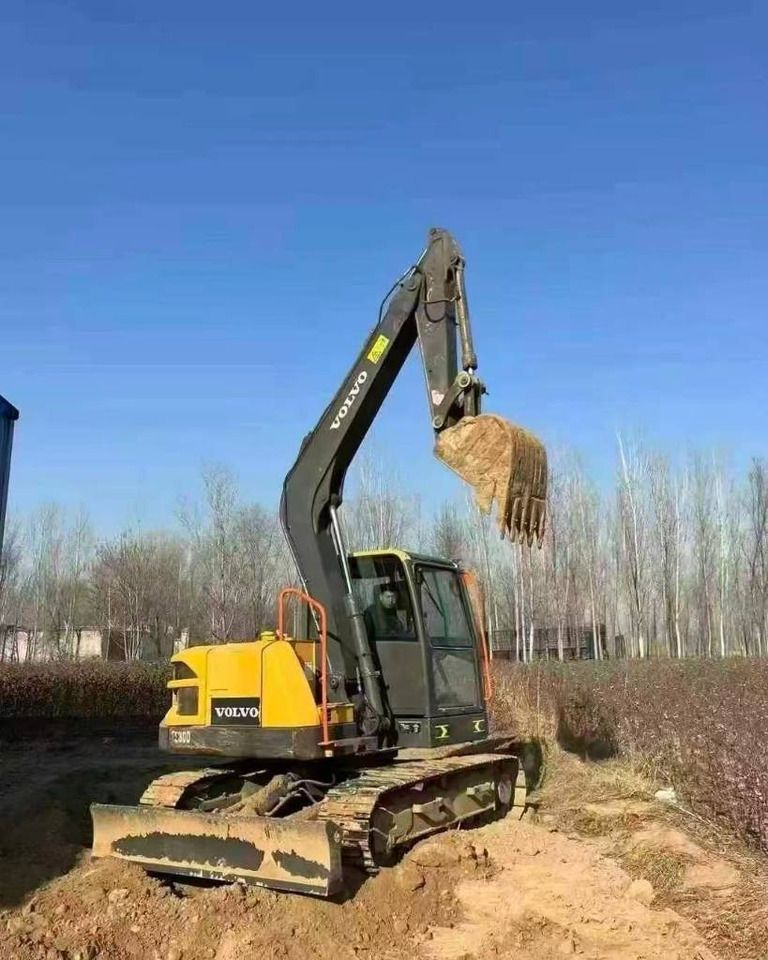 2025 Volvo EC80D crawler excavator, side view 2025 Volvo EC80D crawler excavator, side view