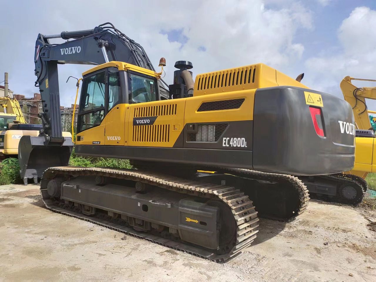 2020 Volvo EC480DL crawler excavator, rear three-quarter view 2020 Volvo EC480DL crawler excavator, rear three-quarter view