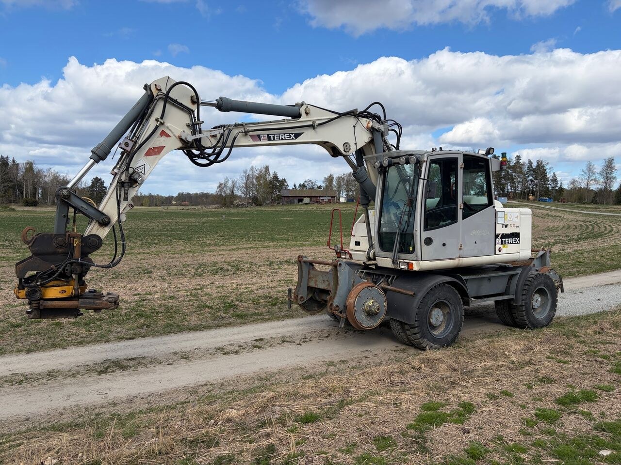 2009 Terex TW160SR wheel excavator, side profile view