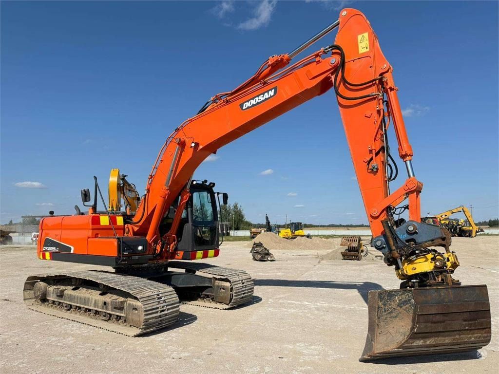 2011 Doosan DX225LC crawler excavator, side view 2011 Doosan DX225LC crawler excavator, side view