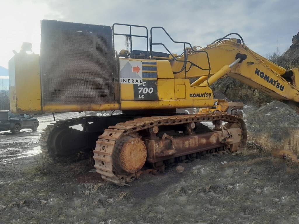 2019 Komatsu PC700LC-11 crawler excavator side view