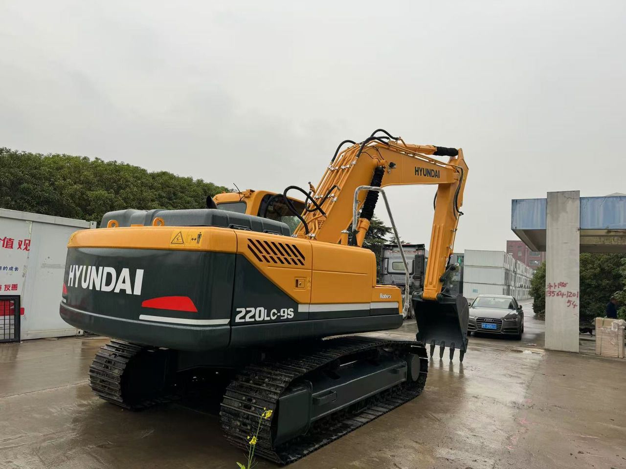 2022 Hyundai R220LC-9S crawler excavator, rear three-quarter view