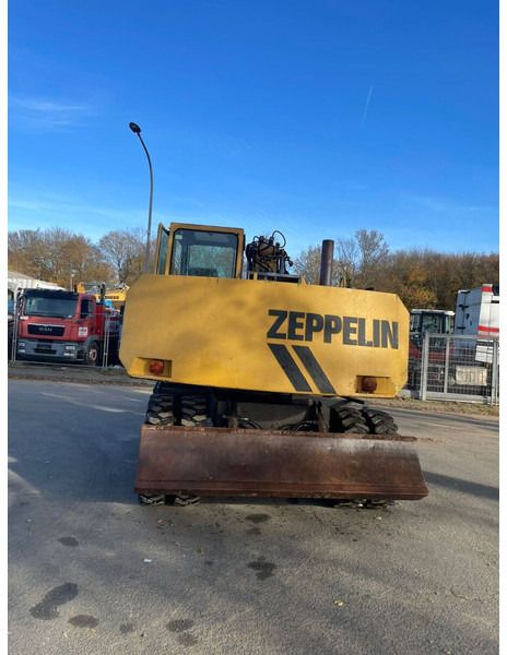 1991 Zeppelin ZM 15 wheel excavator, rear view