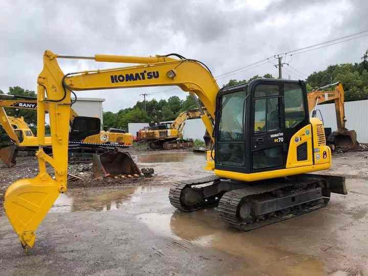 2024 Komatsu PC70-8 crawler excavator, side view 2024 Komatsu PC70-8 crawler excavator, side view