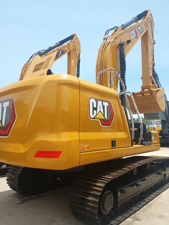 2024 Caterpillar 330GC crawler excavator rear three-quarter view 2024 Caterpillar 330GC crawler excavator rear three-quarter view