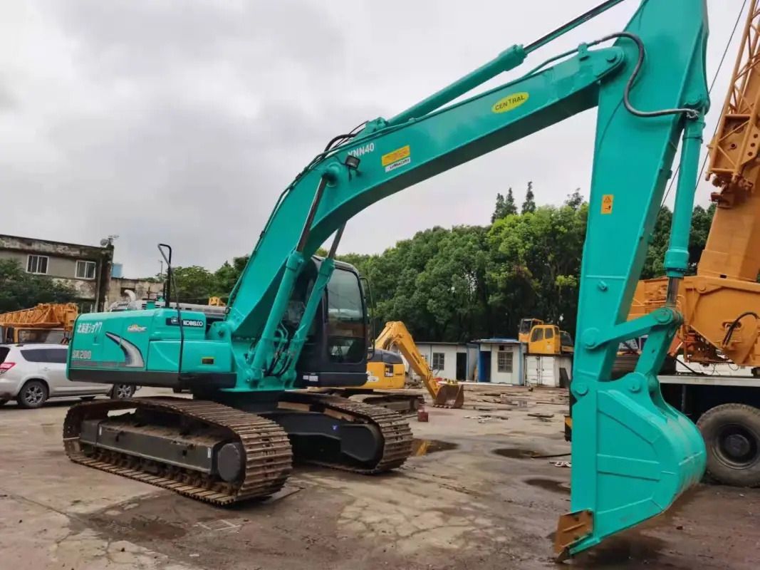 2018 Kobelco SK200 crawler excavator, side profile view