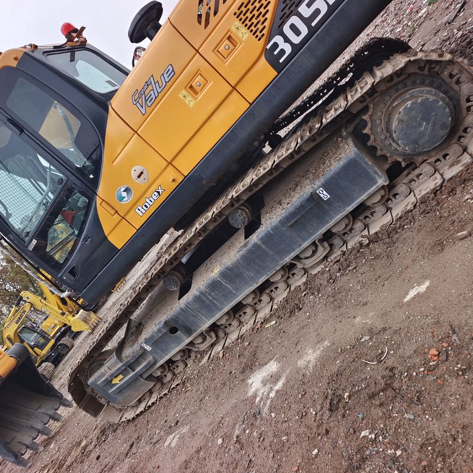 2023 Hyundai R305LC-9S crawler excavator side view 2023 Hyundai R305LC-9S crawler excavator side view