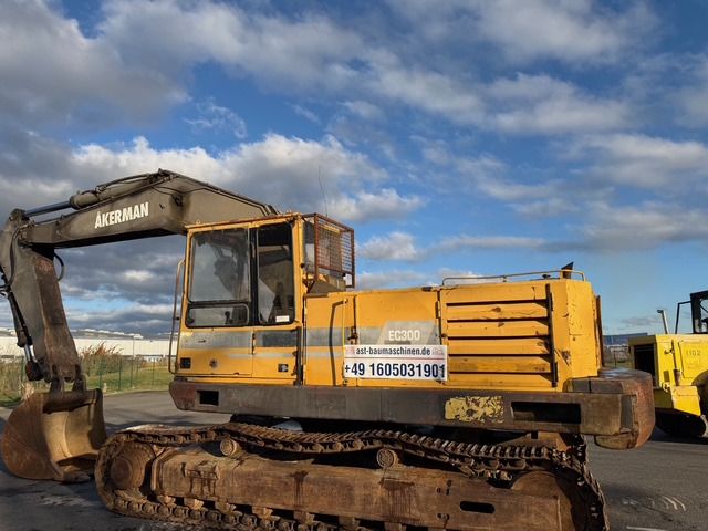 Åkerman EC300 crawler excavator, side view Åkerman EC300 crawler excavator, side view