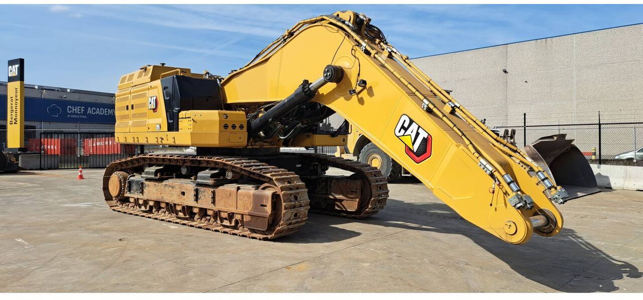 2021 Caterpillar 395-07 crawler excavator, side view