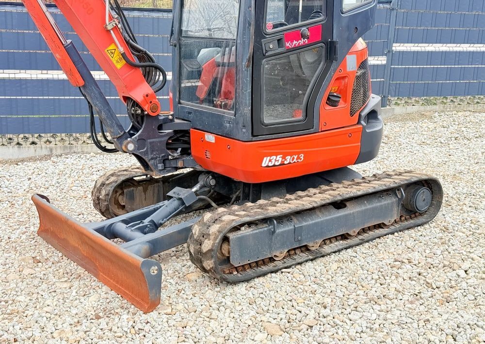 2015 Kubota U35-3α3 mini excavator side view