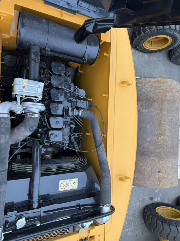 2024 Hyundai R210W-9S wheel excavator engine compartment view 2024 Hyundai R210W-9S wheel excavator engine compartment view