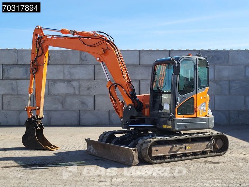 2019 Doosan DX85R-3 mini excavator, side view 2019 Doosan DX85R-3 mini excavator, side view