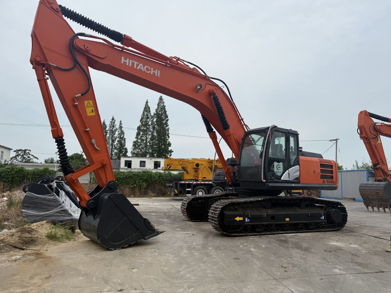 2022 Hitachi ZAXIS 350H crawler excavator, side profile view