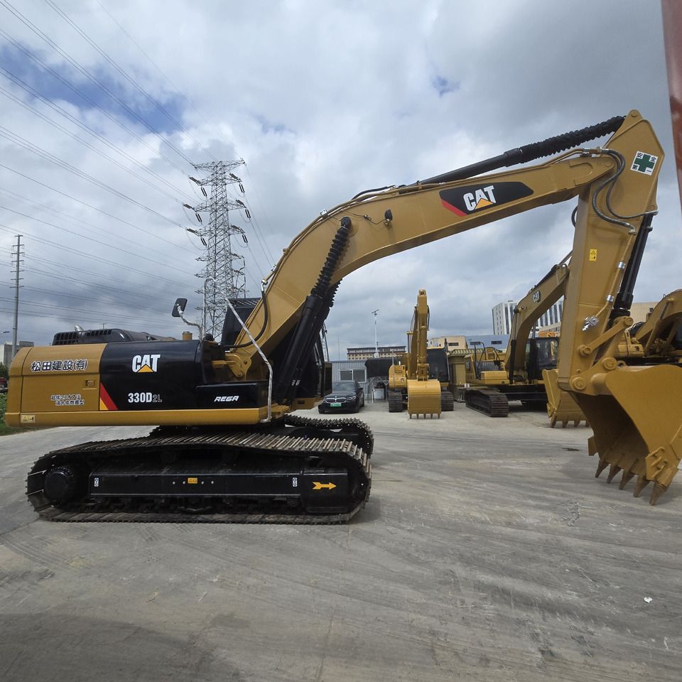 2024 Caterpillar 330D2L crawler excavator side view 2024 Caterpillar 330D2L crawler excavator side view