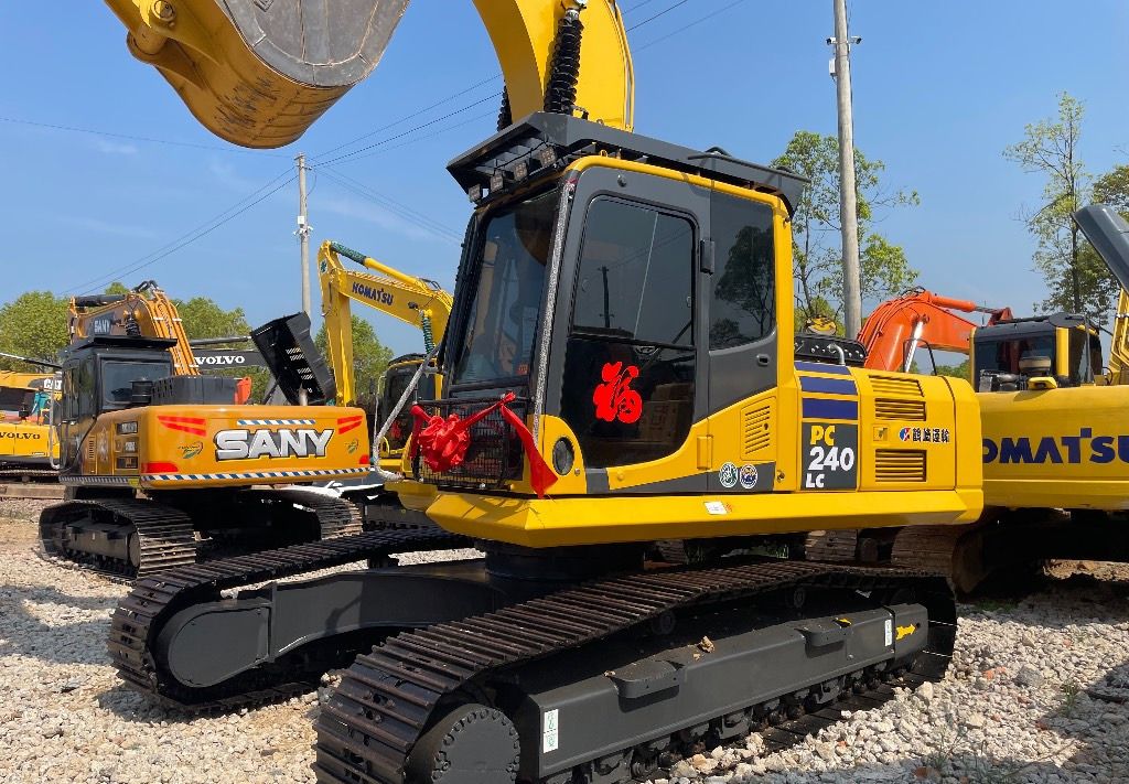 2022 Komatsu PC240LC crawler excavator, side view