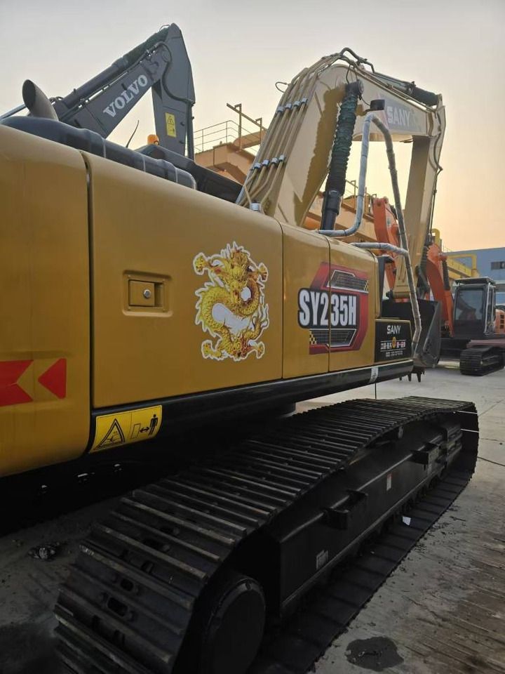2024 Sany SY235H crawler excavator side view 2024 Sany SY235H crawler excavator side view