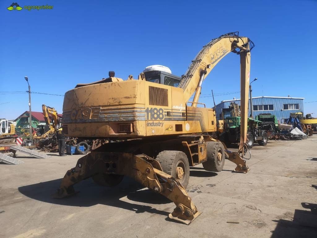 2001 CASE 1188 P wheel excavator, rear three-quarter view 2001 CASE 1188 P wheel excavator, rear three-quarter view
