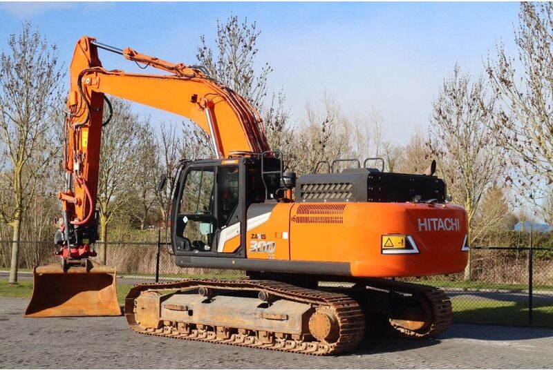 2021 Hitachi Zaxis 300 crawler excavator, side view
