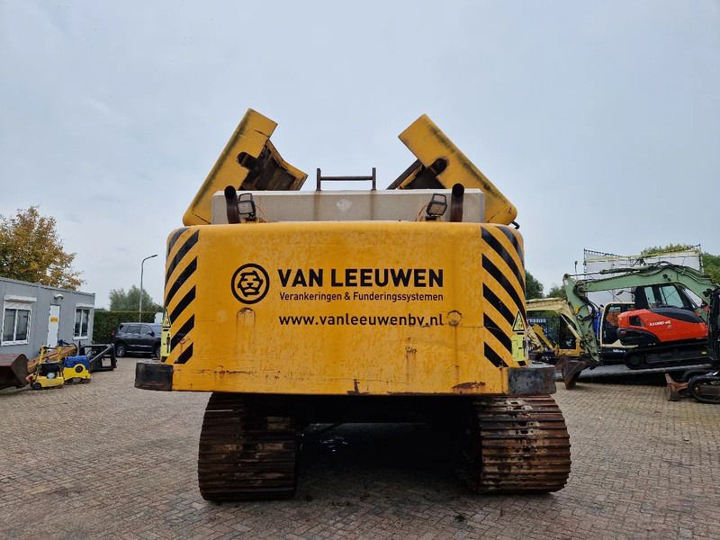 PMI Woltman 955LC crawler excavator, rear view PMI Woltman 955LC crawler excavator, rear view