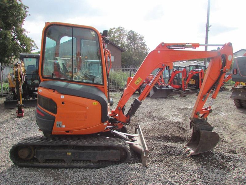 2015 Kubota U27-4 mini excavator, side view 2015 Kubota U27-4 mini excavator, side view