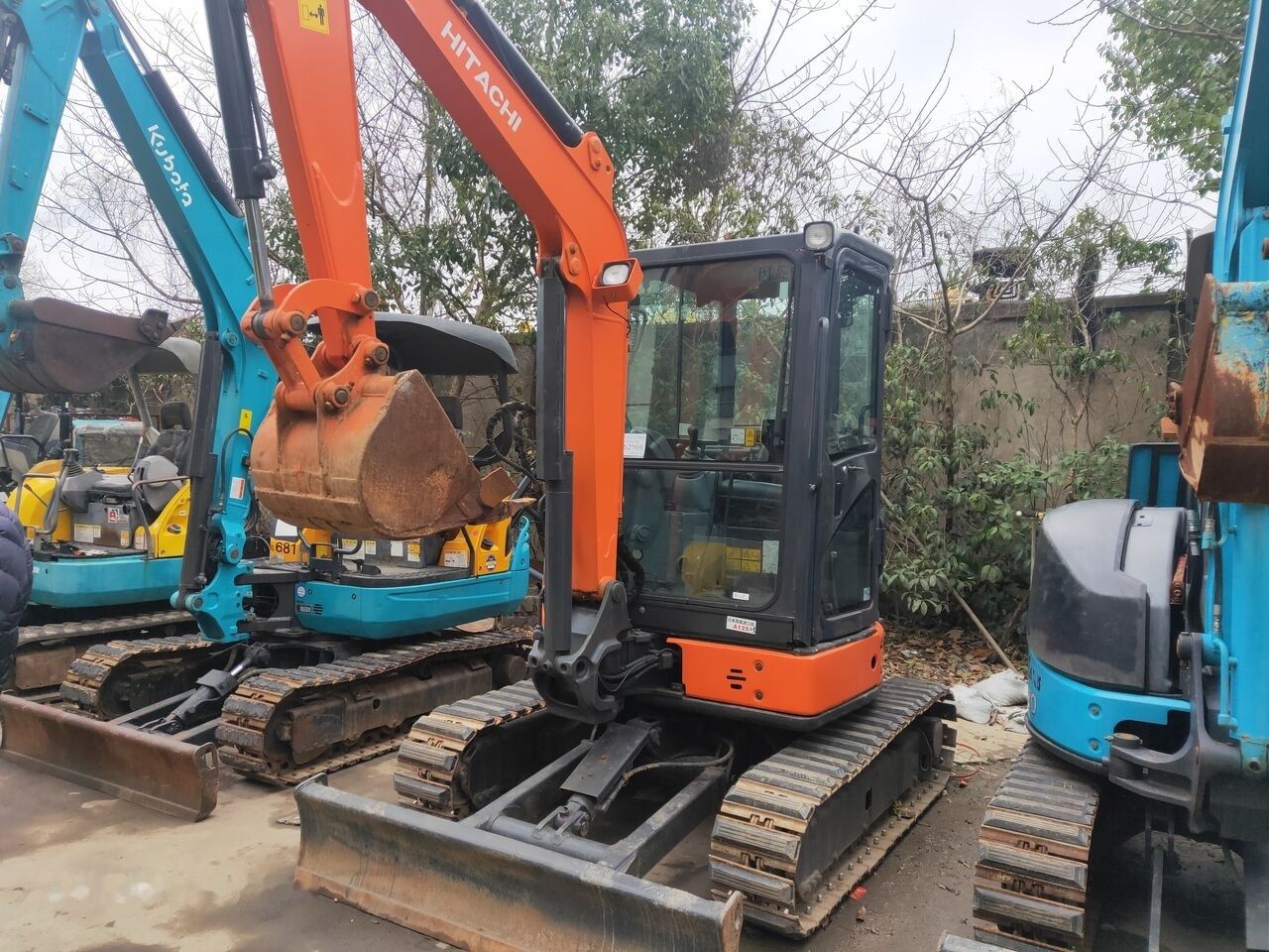 Hitachi ZX35 mini excavator, front three-quarter view Hitachi ZX35 mini excavator, front three-quarter view
