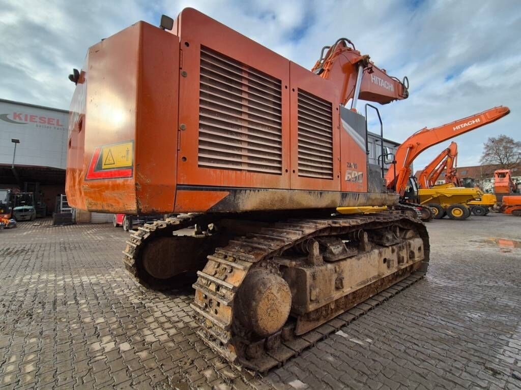 2022 Hitachi ZX690 LCH-7 crawler excavator rear three-quarter view 2022 Hitachi ZX690 LCH-7 crawler excavator rear three-quarter view