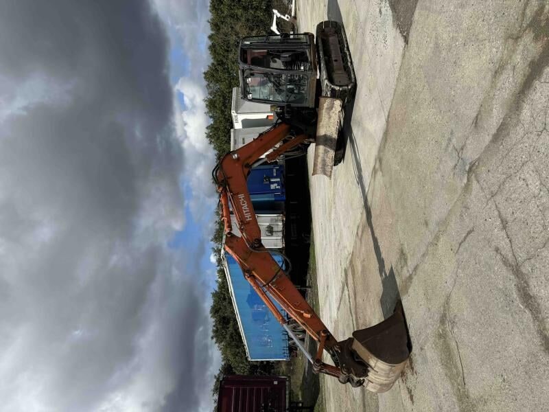 2016 Hitachi ZX85USB-5A crawler excavator, side profile view 2016 Hitachi ZX85USB-5A crawler excavator, side profile view