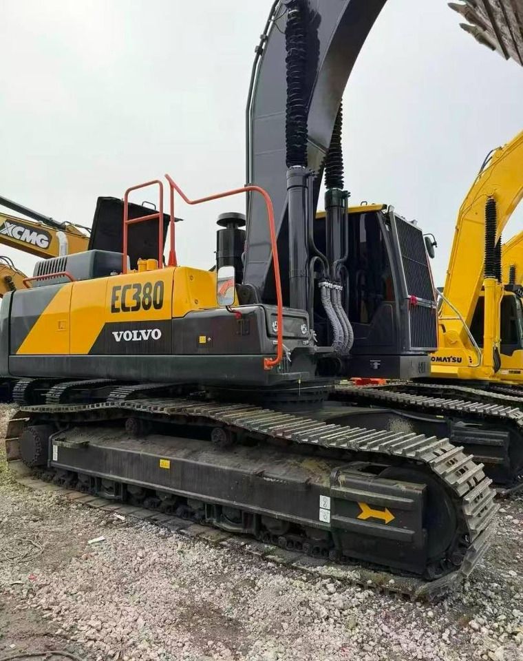 2025 Volvo EC380 crawler excavator, side view 2025 Volvo EC380 crawler excavator, side view