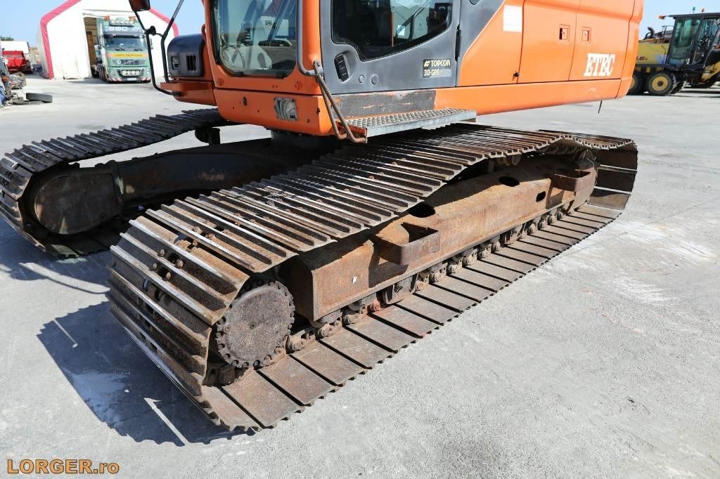 2010 Doosan DX300 crawler excavator lower chassis view 2010 Doosan DX300 crawler excavator lower chassis view