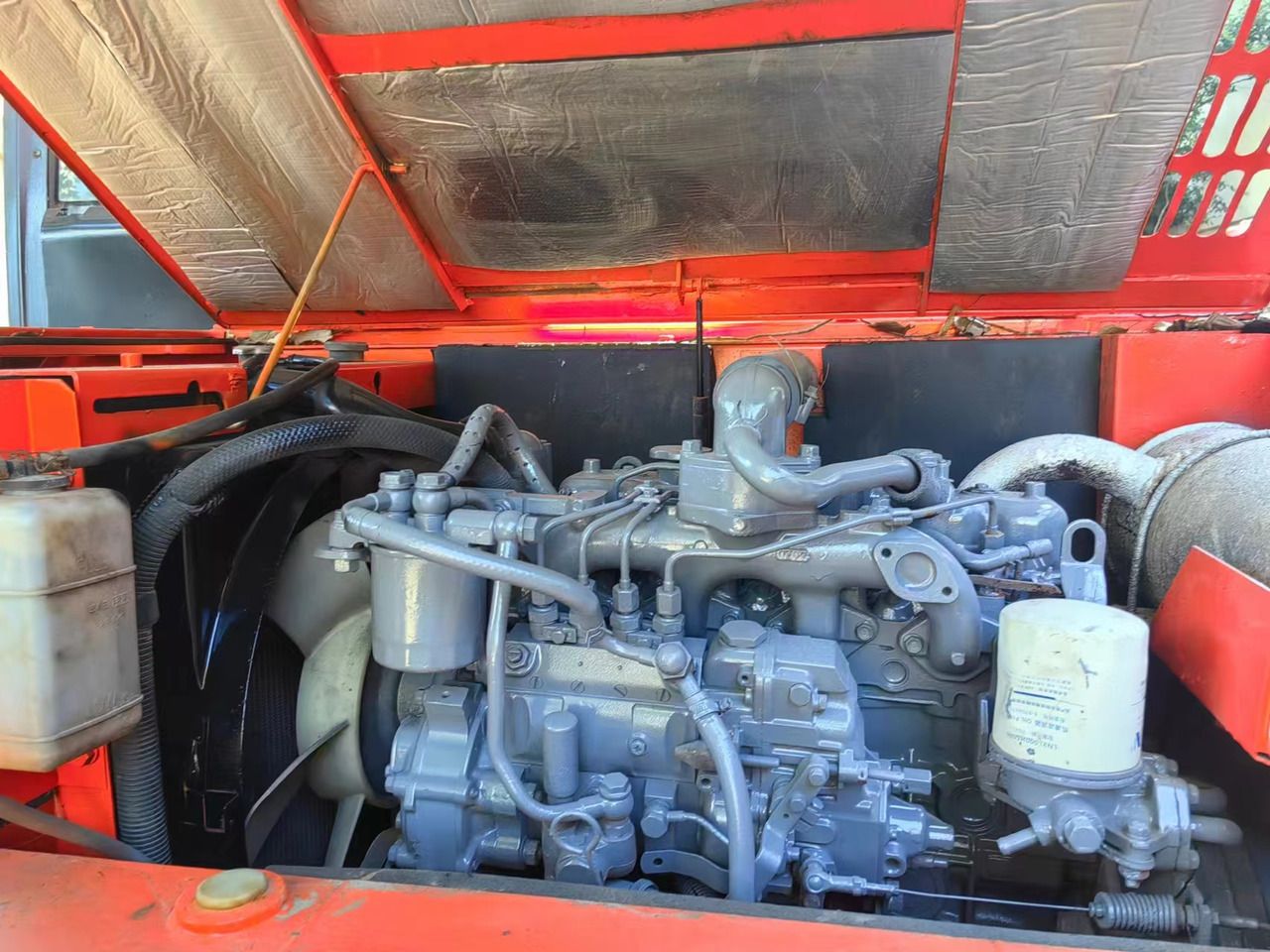 2013 Hitachi ZX70 mini excavator engine compartment view 2013 Hitachi ZX70 mini excavator engine compartment view