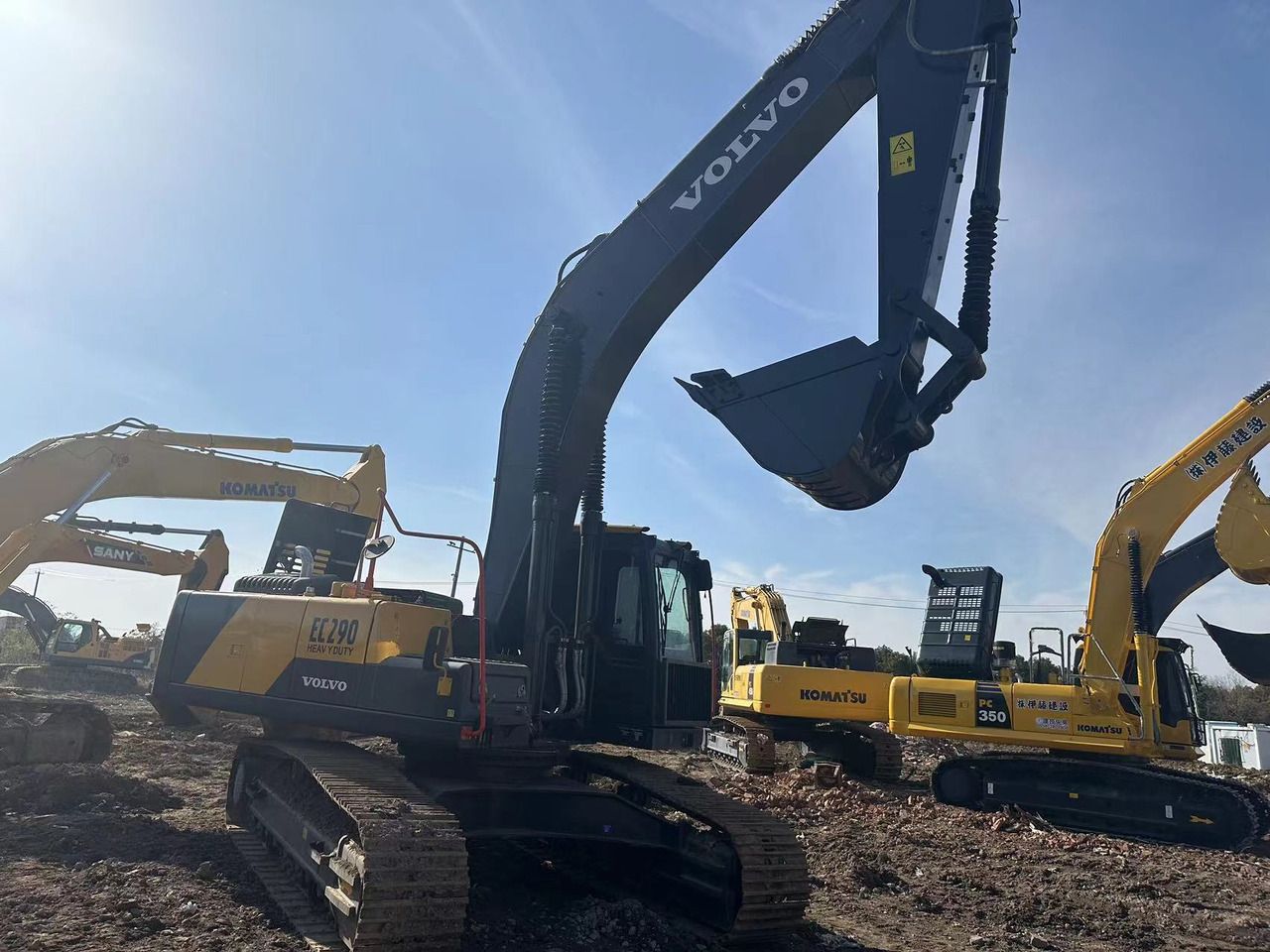 Volvo EC290 crawler excavator, side view Volvo EC290 crawler excavator, side view