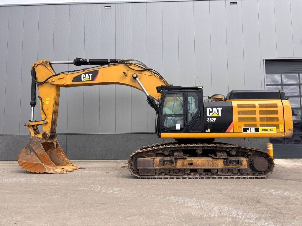 2017 Caterpillar 352F crawler excavator, side view