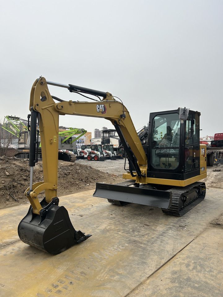 2023 Caterpillar 305.5GC crawler excavator, side view 2023 Caterpillar 305.5GC crawler excavator, side view